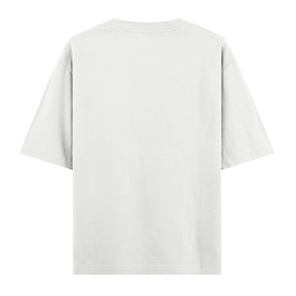 Beyaz oversize tişört – arka görünüm, sade (baskı önde)